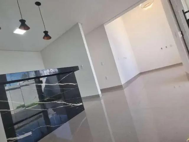 Casa / Sobrado para Venda em Goiânia/GO Residencial Shangri lá I 3 Quartos