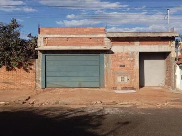 Casa / Sobrado para Venda em Goiatuba/GO Centro
