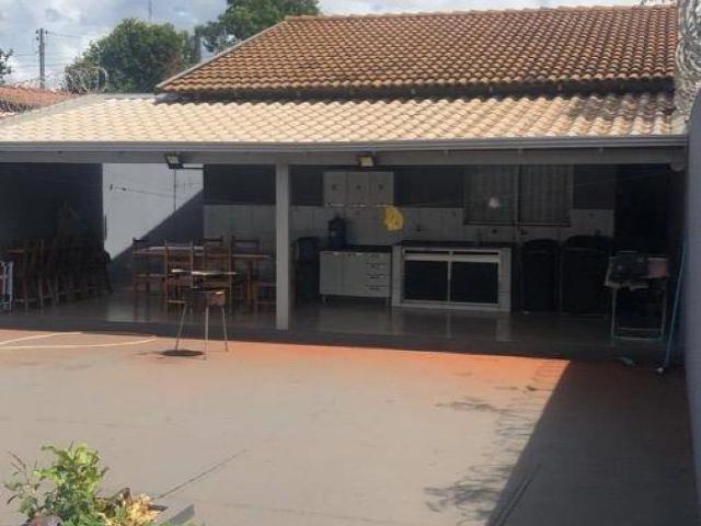 Casa / Sobrado para Venda em Goiatuba/GO Centro 2 Quartos
