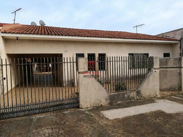 Casa / Sobrado para Venda em Goioerê/PR Centro 3 Quartos