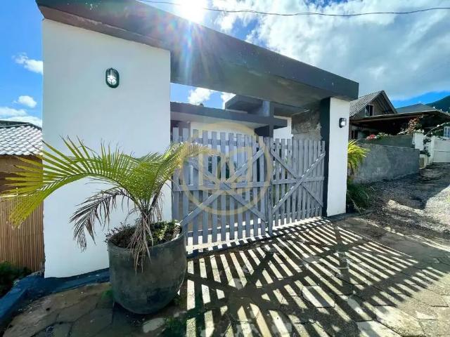 Casa / Sobrado para Venda em Governador Celso Ramos/SC Areias do Meio 3 Quartos