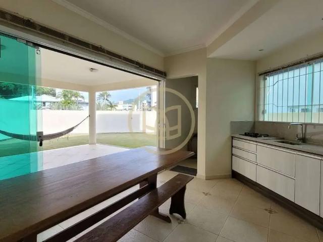 Casa / Sobrado para Venda em Governador Celso Ramos/SC Palmas 4 Quartos