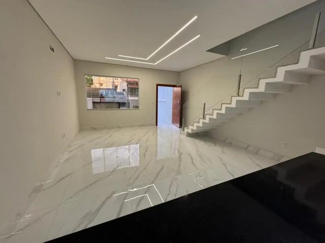 Casa / Sobrado para Venda em Governador Valadares/MG Centro 3 Quartos