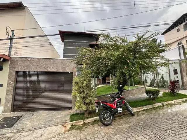 Casa / Sobrado para Venda em Governador Valadares/MG Esperança 4 Quartos