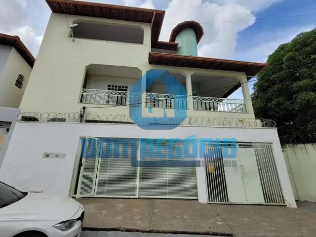 Casa / Sobrado para Venda em Governador Valadares/MG Interlagos 5 Quartos