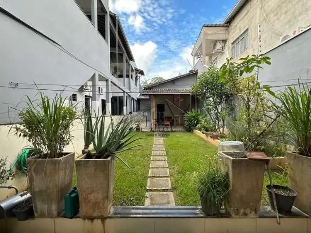 Casa / Sobrado para Venda em Governador Valadares/MG Jardim Alice 6 Quartos