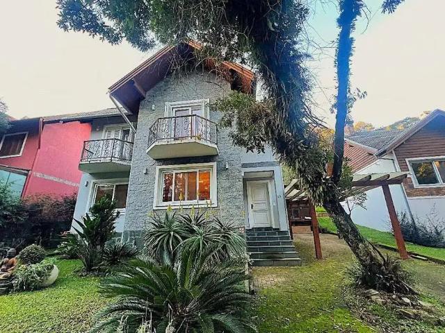Casa / Sobrado para Venda em Gramado/RS Floresta 3 Quartos