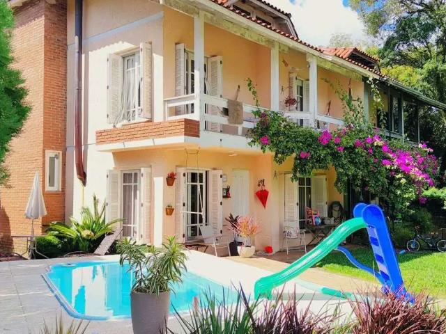 Casa / Sobrado para Venda em Gramado/RS Floresta 3 Quartos