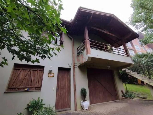 Casa / Sobrado para Venda em Gramado/RS Floresta 3 Quartos