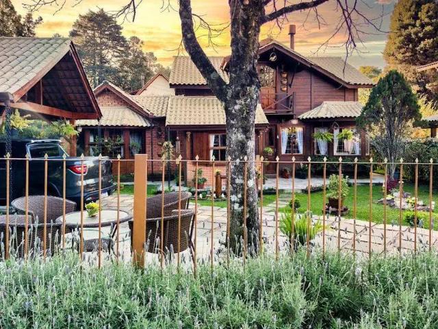 Casa / Sobrado para Venda em Gramado/RS Planalto 4 Quartos