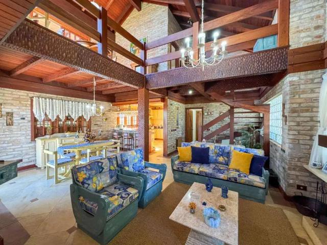 Casa / Sobrado para Venda em Gramado/RS Tirol 4 Quartos