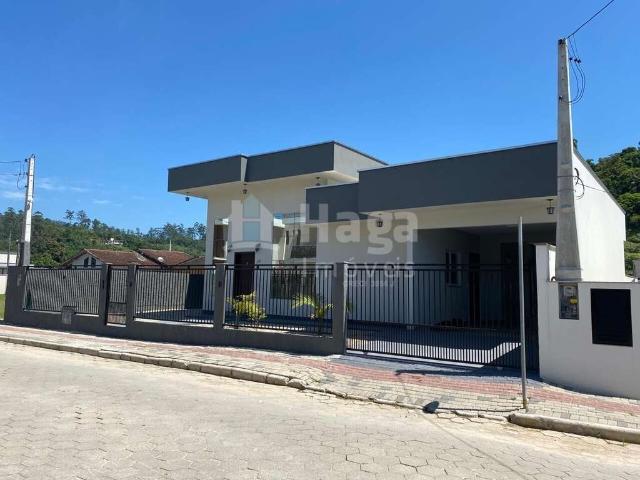 Casa / Sobrado para Venda em Guabiruba/SC Centro 3 Quartos