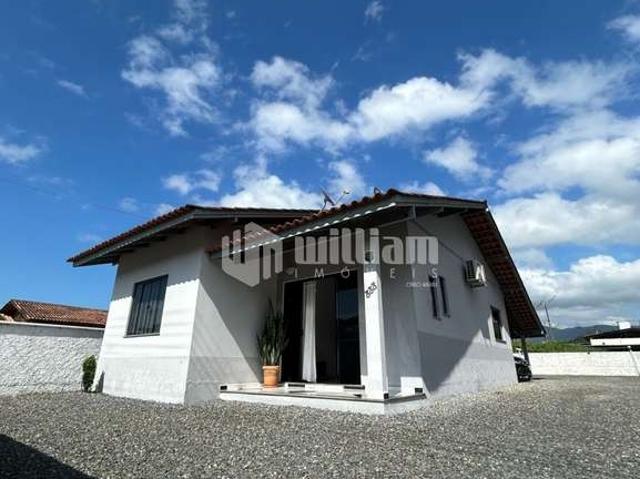 Casa / Sobrado para Venda em Guabiruba/SC Centro 3 Quartos