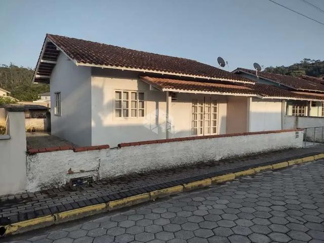 Casa / Sobrado para Venda em Guabiruba/SC Centro 2 Quartos