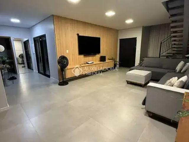 Casa / Sobrado para Venda em Guaíba/RS Alvorada 3 Quartos