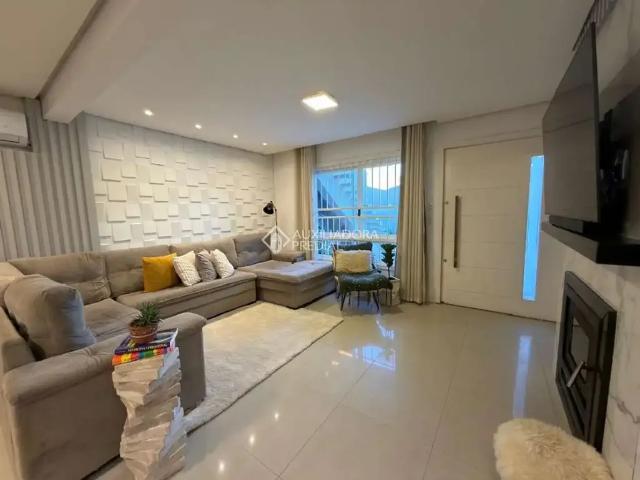 Casa / Sobrado para Venda em Guaíba/RS Centro 3 Quartos