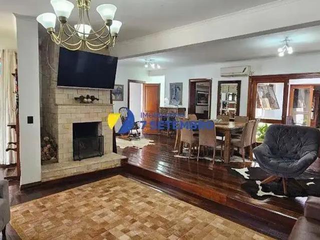 Casa / Sobrado para Venda em Guaíba/RS Centro 4 Quartos