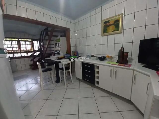 Casa / Sobrado para Venda em Guaíba/RS Centro 4 Quartos