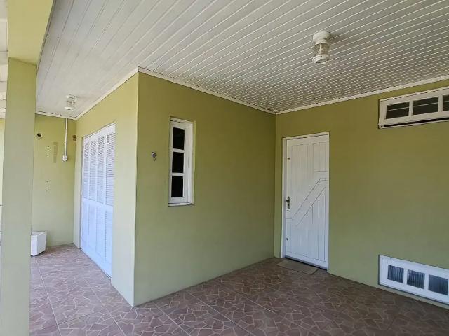 Casa / Sobrado para Venda em Guaíba/RS Chácara das Paineiras 4 Quartos