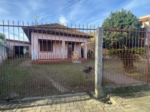 Casa / Sobrado para Venda em Guaíba/RS Ermo 4 Quartos