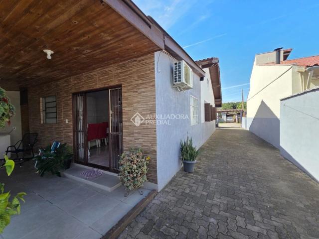 Casa / Sobrado para Venda em Guaíba/RS Flórida 4 Quartos