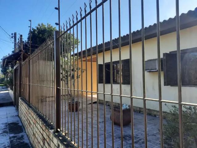 Casa / Sobrado para Venda em Guaíba/RS Flórida 4 Quartos