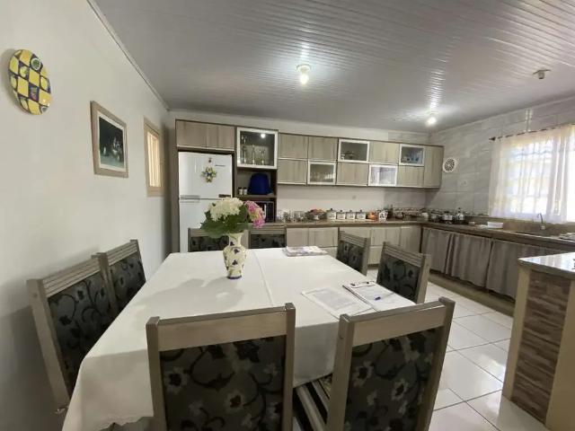 Casa / Sobrado para Venda em Guaíba/RS Jardim dos Lagos 3 Quartos