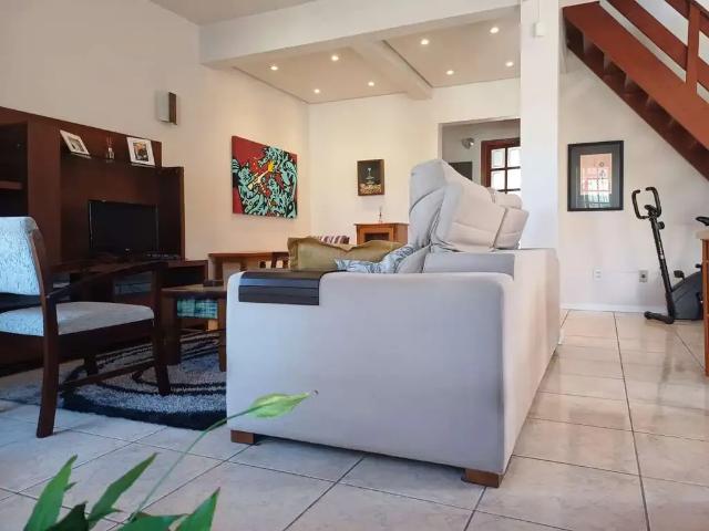 Casa / Sobrado para Venda em Guaíba/RS Colina 3 Quartos