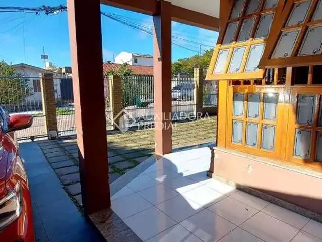 Casa / Sobrado para Venda em Guaíba/RS Colina 4 Quartos