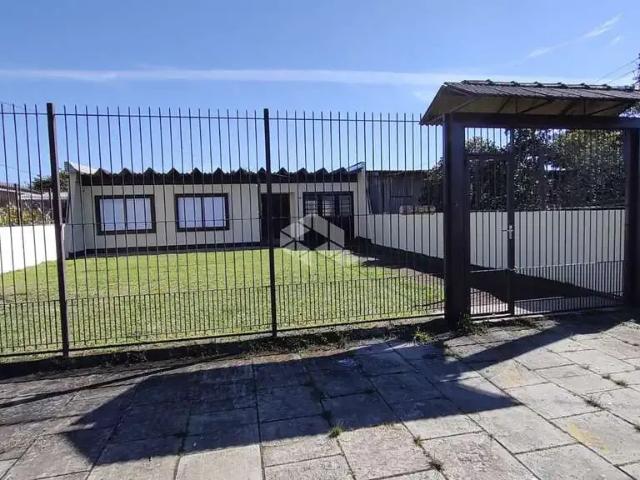 Casa / Sobrado para Venda em Guaíba/RS Parque 35 3 Quartos