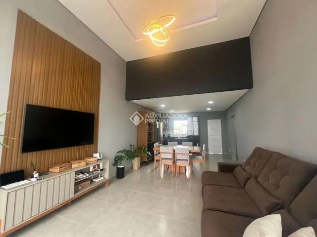 Casa / Sobrado para Venda em Guaíba/RS Parque 35 2 Quartos