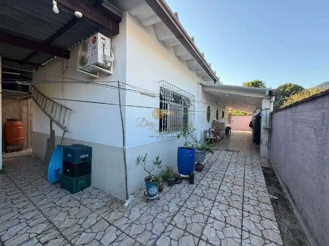 Casa / Sobrado para Venda em Guapimirim/RJ Centro 3 Quartos