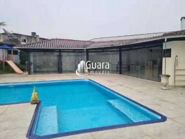 Balneário Piçarras - Piscina, Garagem, Churrasqueira