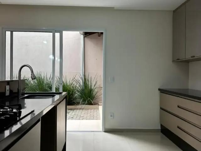 Casa / Sobrado para Locação em Guarapuava/PR Centro 2 Quartos