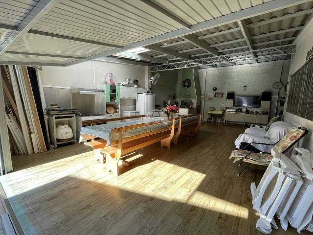 Casa / Sobrado para Venda em Guarapuava/PR Centro 2 Quartos