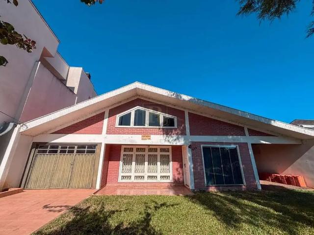 Casa / Sobrado para Venda em Guarapuava/PR Centro 3 Quartos