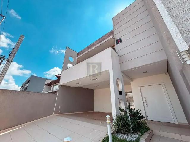 Casa / Sobrado para Venda em Guarapuava/PR Centro 3 Quartos