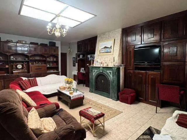 Casa / Sobrado para Venda em Guarapuava/PR Centro 5 Quartos