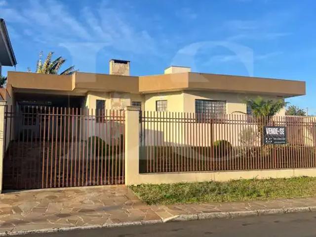 Casa / Sobrado para Venda em Guarapuava/PR Alto da XV 4 Quartos