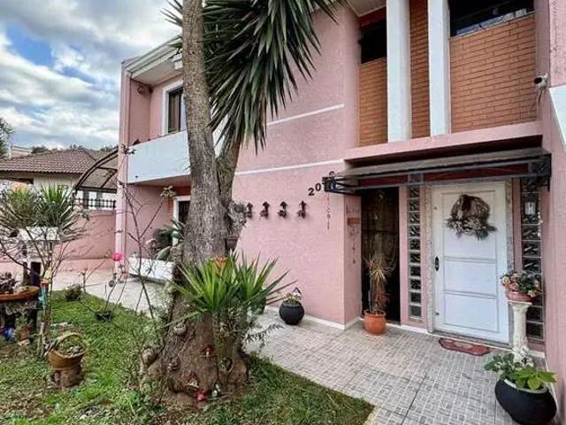Casa / Sobrado para Venda em Guarapuava/PR Alto da XV 4 Quartos