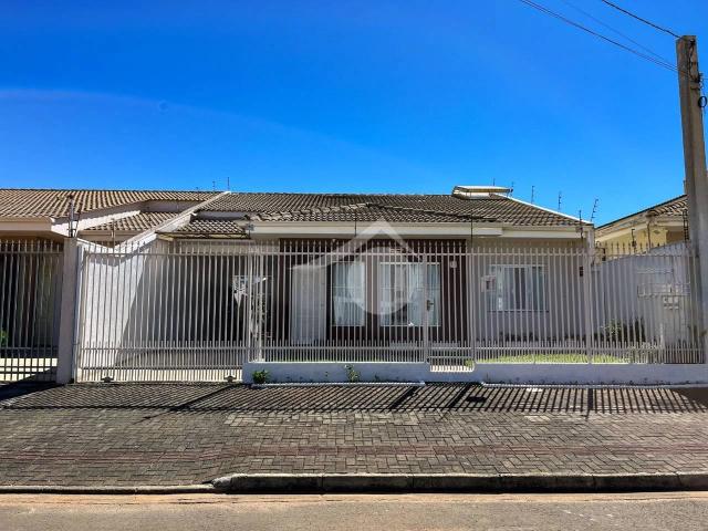 Casa / Sobrado para Venda em Guarapuava/PR Alto da XV 3 Quartos