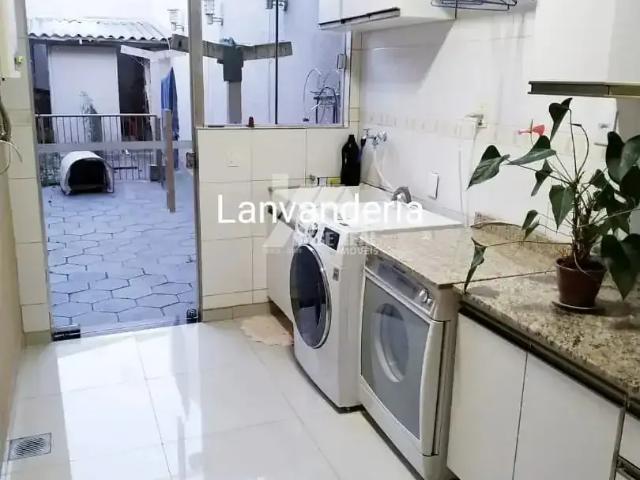 Casa / Sobrado para Venda em Guarapuava/PR Alto da XV 3 Quartos