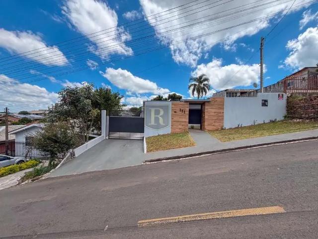 Casa / Sobrado para Venda em Guarapuava/PR Boqueirão 3 Quartos