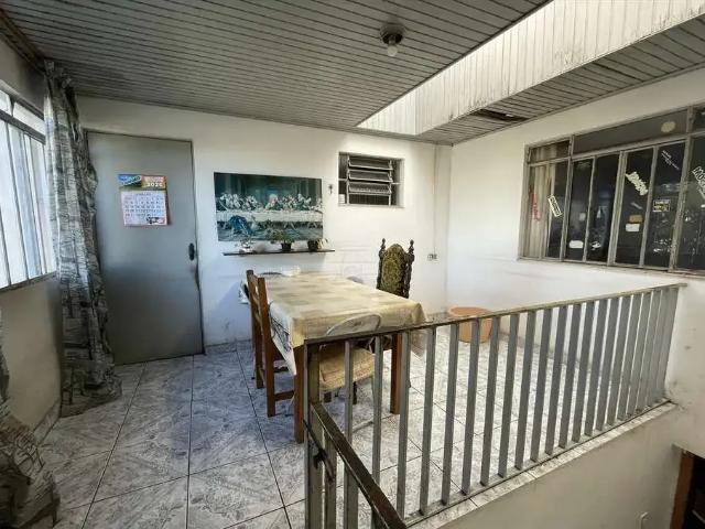 Casa / Sobrado para Venda em Guarapuava/PR Dos Estados 5 Quartos