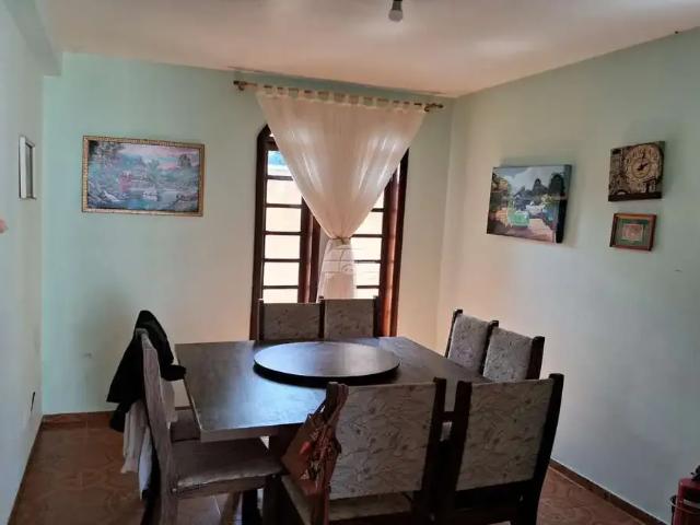 Casa / Sobrado para Venda em Guarapuava/PR Santana 4 Quartos