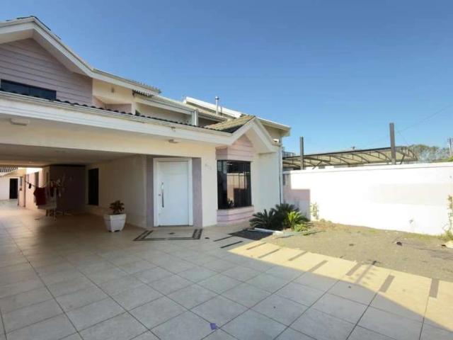 Casa / Sobrado para Venda em Guarapuava/PR Santana 4 Quartos