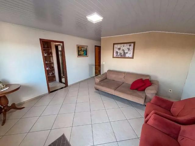 Casa / Sobrado para Venda em Guarapuava/PR Trianon 3 Quartos