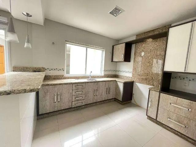 Casa / Sobrado para Venda em Guarapuava/PR Trianon 3 Quartos