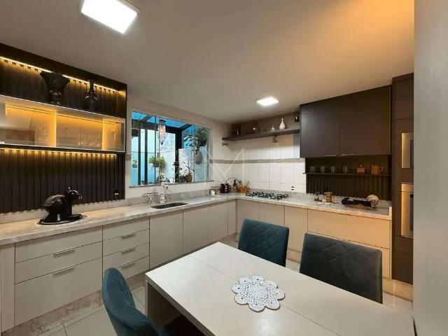 Casa / Sobrado para Venda em Guarapuava/PR Trianon 3 Quartos