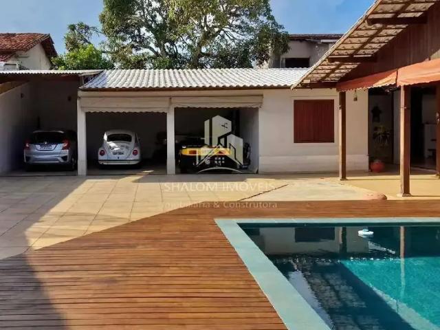 Casa / Sobrado para Venda em Guarapari/ES Itapebussu 4 Quartos